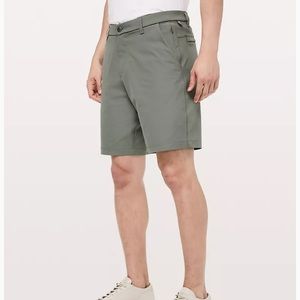 Lululemon Athletica Men’s 10 inch length Sage Grey Shorts Size 30 waist